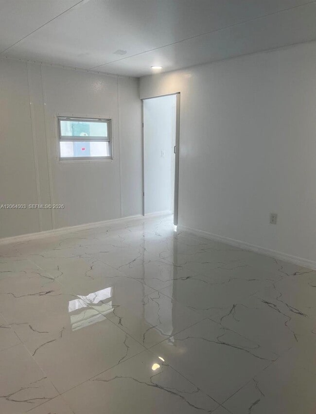 Foto del edificio - 9625 NW 36th Ave