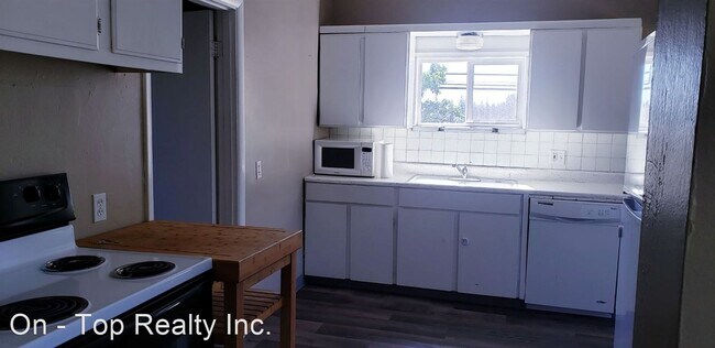 Building Photo - 3 br, 1 bath House - 1003 2nd St.