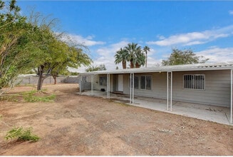Building Photo - 136 Sir Thomas Dr