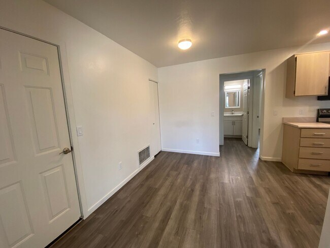 Foto del edificio - 6000 N Rockland Dr