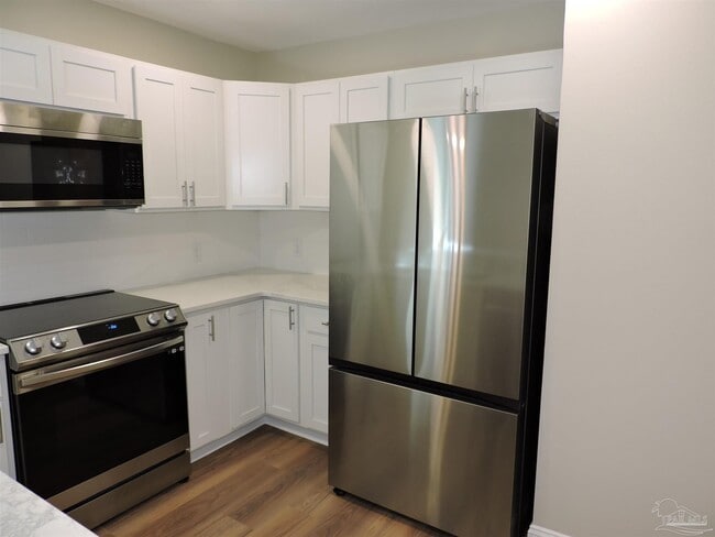 Building Photo - 5001 Grande Dr