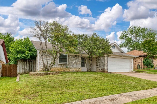 Foto del edificio - NICE 3 BEDROOM HOME LOCATED IN WATAUGA, TEXAS!