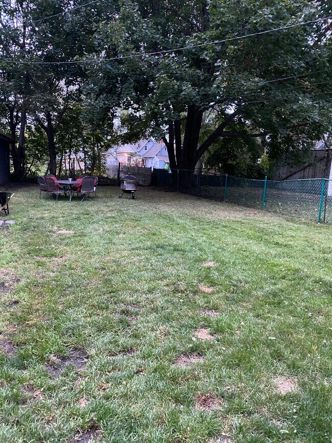 Backyard - 549 S Park Ave