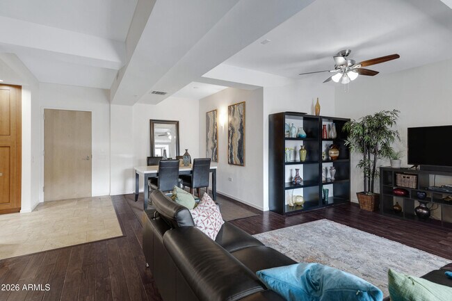 Foto del edificio - 7161 E Rancho Vista Dr