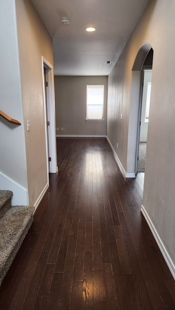 Building Photo - 3 bedroom 2.5 Bath house near Park Orchard...