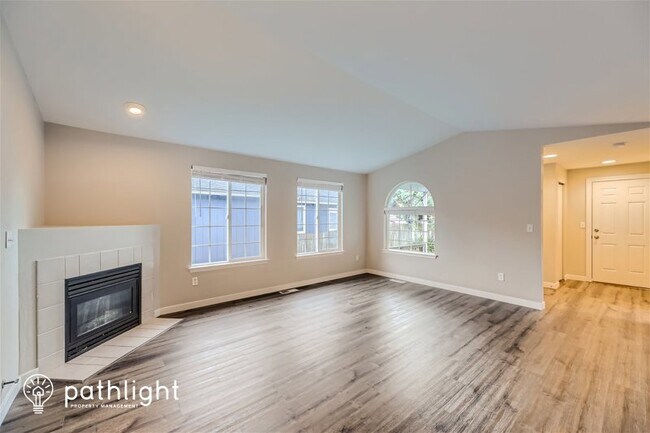 Building Photo - 115 95th Ave SE