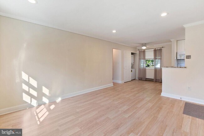 Foto del edificio - 1732 W Abingdon Dr