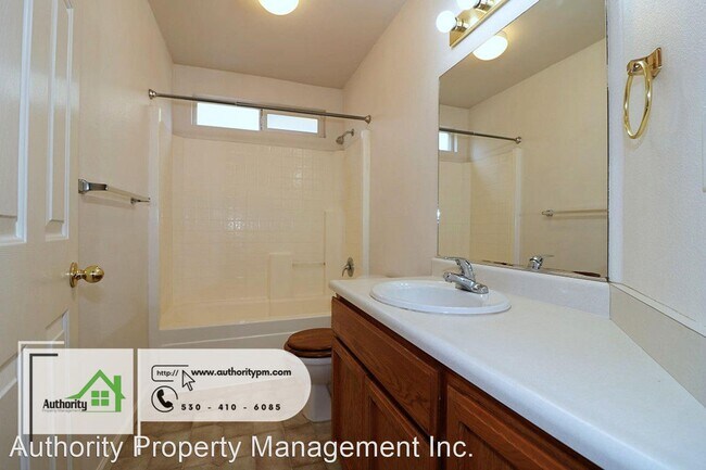 Foto del edificio - 3 br, 2 bath House - 4635 Main Street