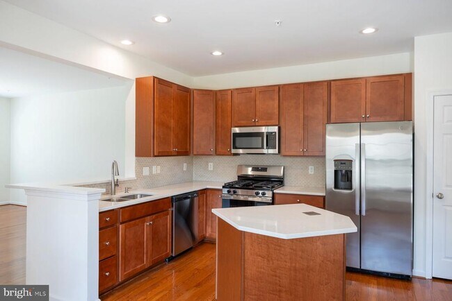 Building Photo - 616 Warbler Walk