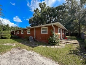 Building Photo - 3721 SW 17th Pl