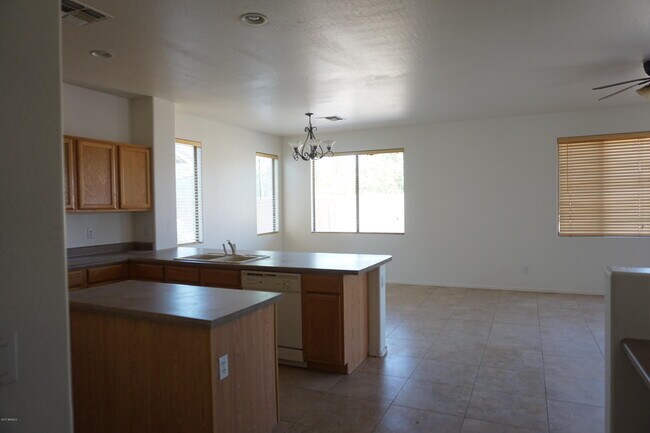 Foto del edificio - 6824 S Sunnyvale Ave