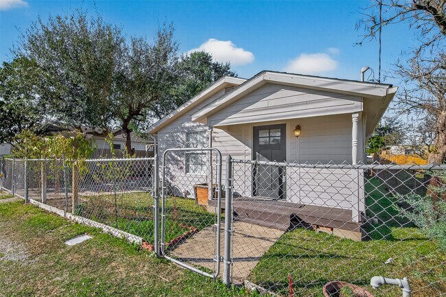 Foto del edificio - 705 Center St