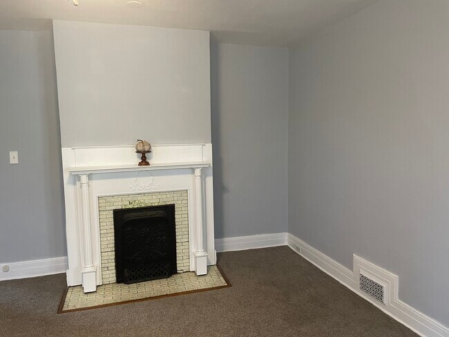 Living room - 227 Warwick Ln