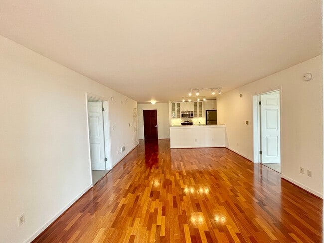 Building Photo - INCREDIBLE 2Br/2Ba Doorman Building Condo ...