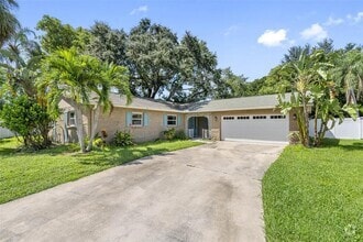Building Photo - 8405 S Flintrock Ct