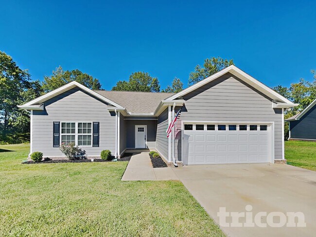 Building Photo - 831 Ellyson Dr