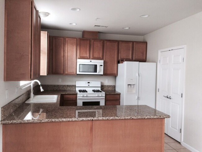 Building Photo - 2732 McKee Rd