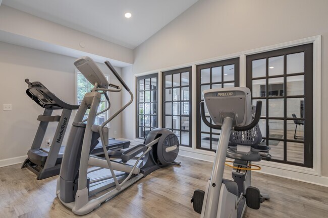 Entrena según tu horario, sin necesidad de excusas. - The Oaks