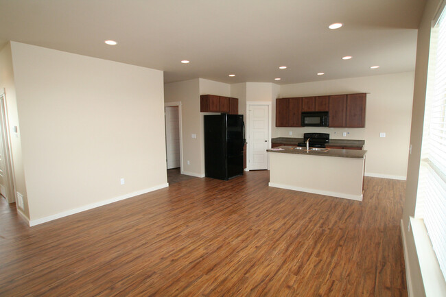 Building Photo - Gooch Hill 1