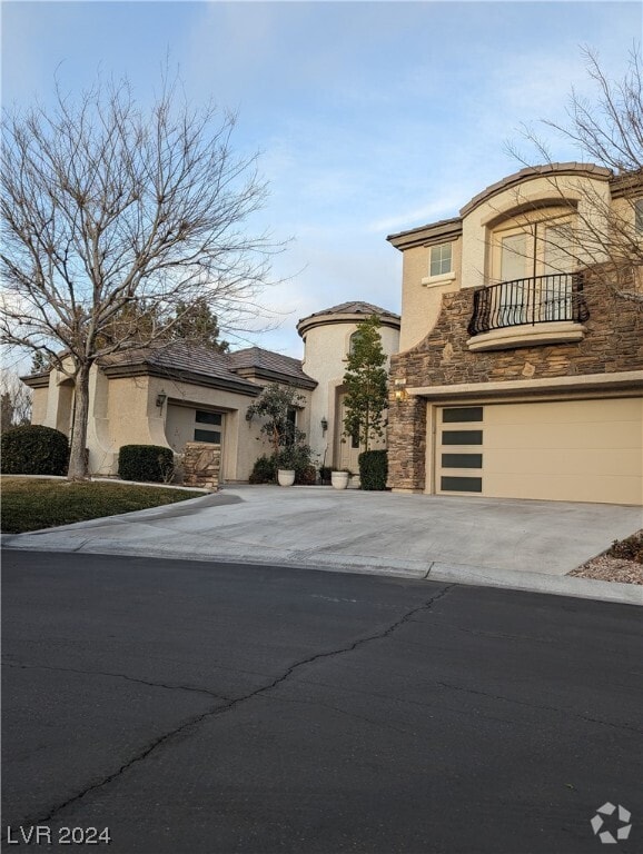 Queensridge Apartments for Rent with Hardwood Floors Las Vegas, NV