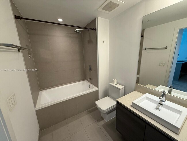 Building Photo - 1080 Brickell Ave