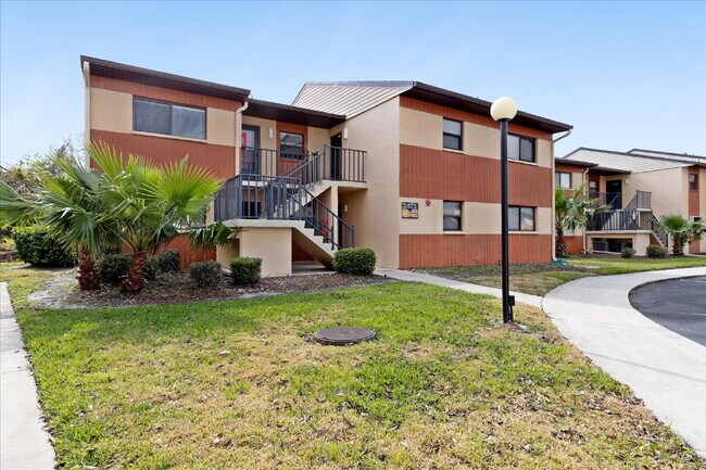 Building Photo - Furnished or unfurnished, beautifully remo...