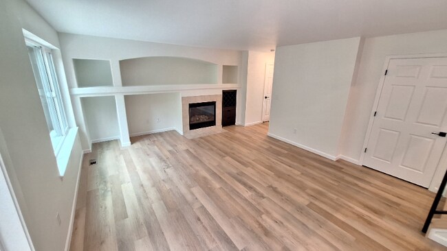Building Photo - 10538 Tiger Chase