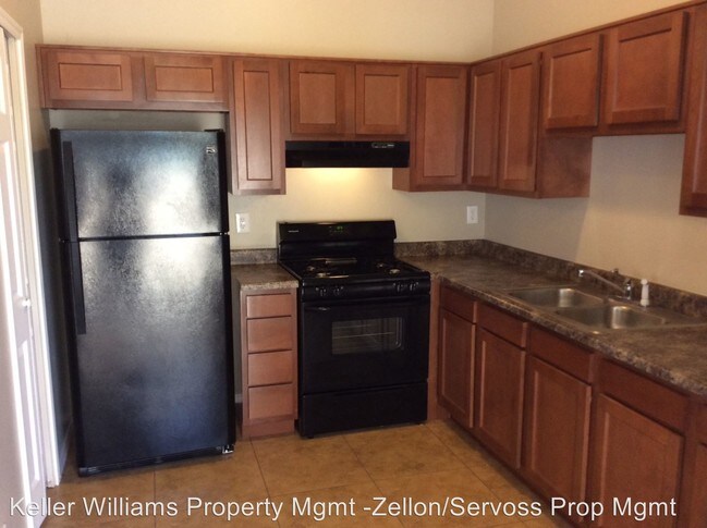 Building Photo - 2 br, 1 bath House - 213 W. Virginia Street