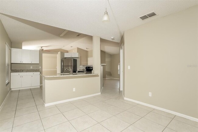 Building Photo - 557 Oak Branch Cir