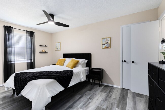 Photo - 1228 E Muriel St Apartment