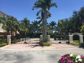 Building Photo - 9825 Baywinds Blvd