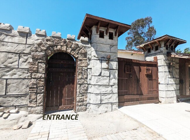 Foto del edificio - 13690 Westward Dr