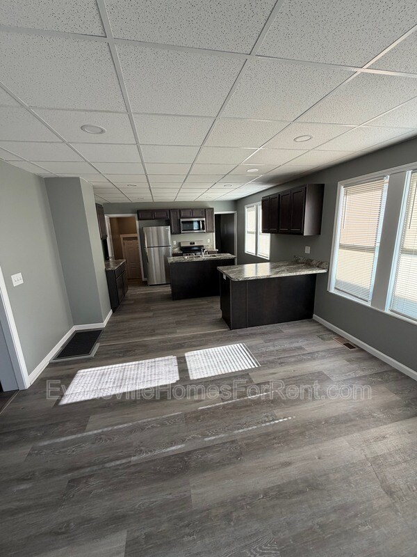 Foto del edificio - 918 S Barker Ave