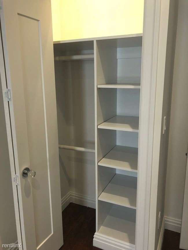 Building Photo - 2 br, 2 bath Apartment - 146 W 72nd St