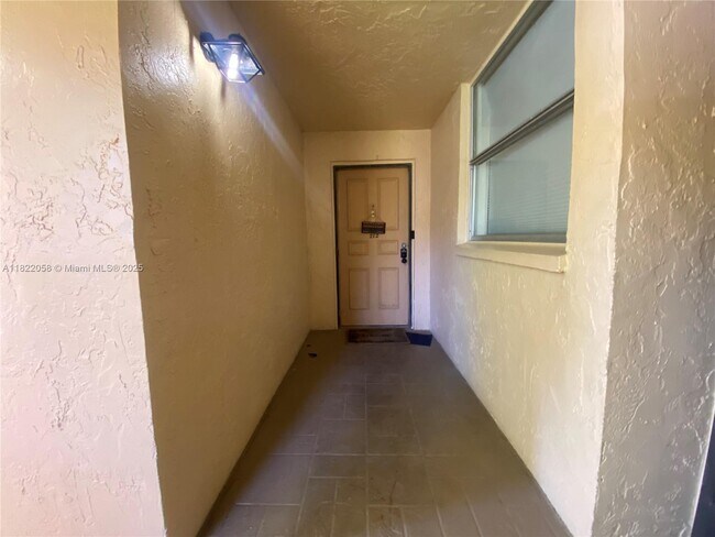 Foto del edificio - 3801 Environ Blvd