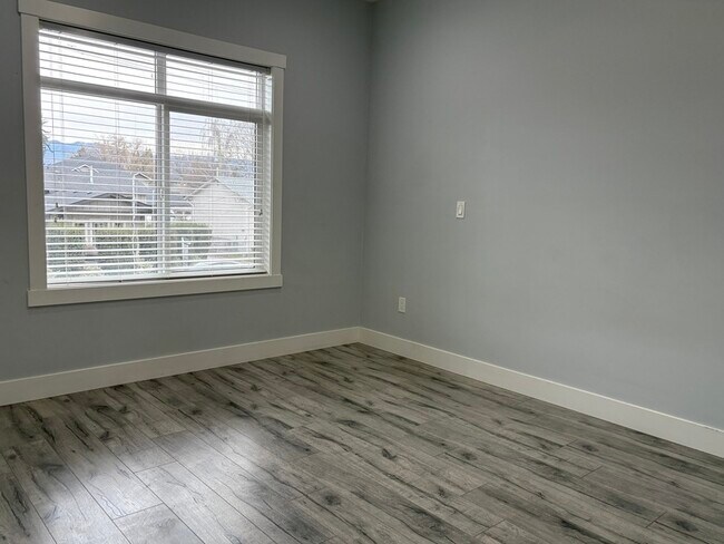 Photo du bâtiment - 826 Cadder Ave