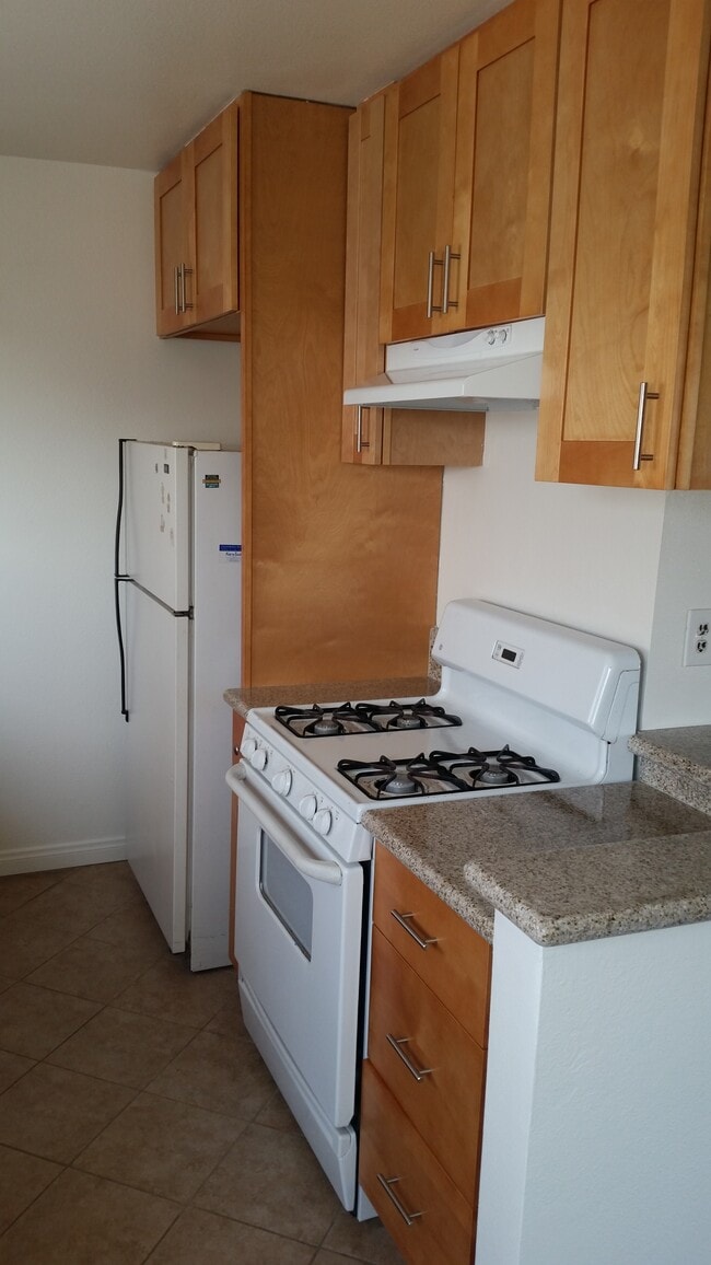 Building Photo - 4350 Maple St