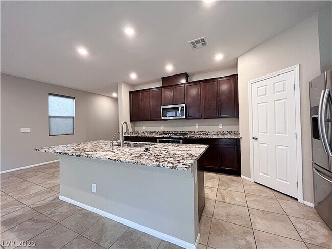 Building Photo - 5587 Lushan St