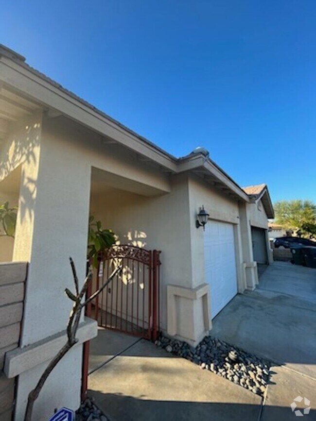 Casas adosadas de renta en Sandhurst Cove Indio, CA