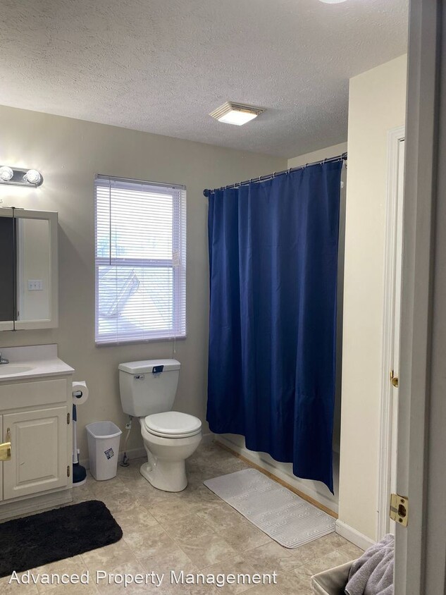 4 br, 2 bath House - 722 Osage St. Unit B Photo