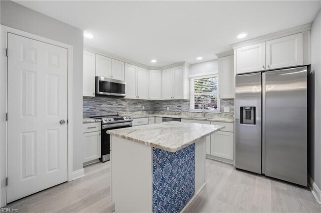 Foto del edificio - 712 White Hall Ln