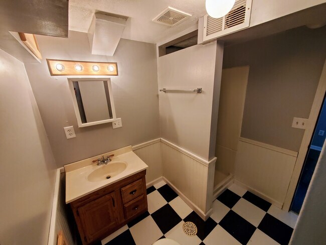 Foto del edificio - 3424 N 52nd St