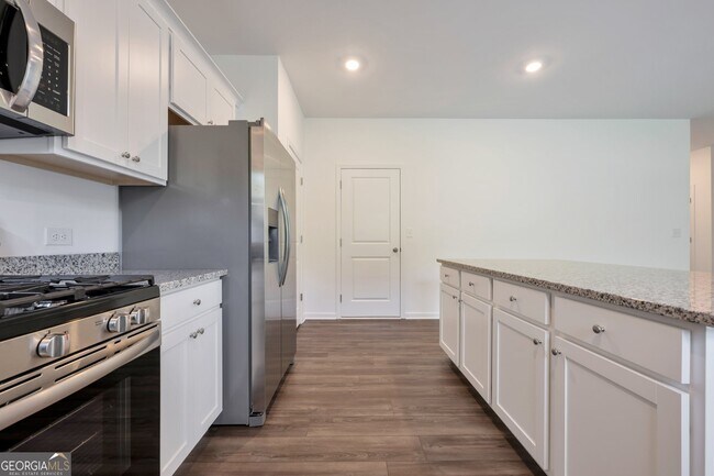 Building Photo - 899 Gelderland Dr