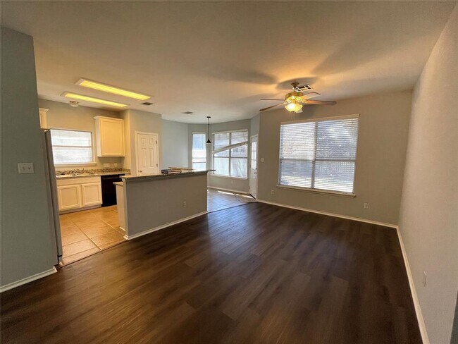 Foto del edificio - 3621 Bratton Heights Dr