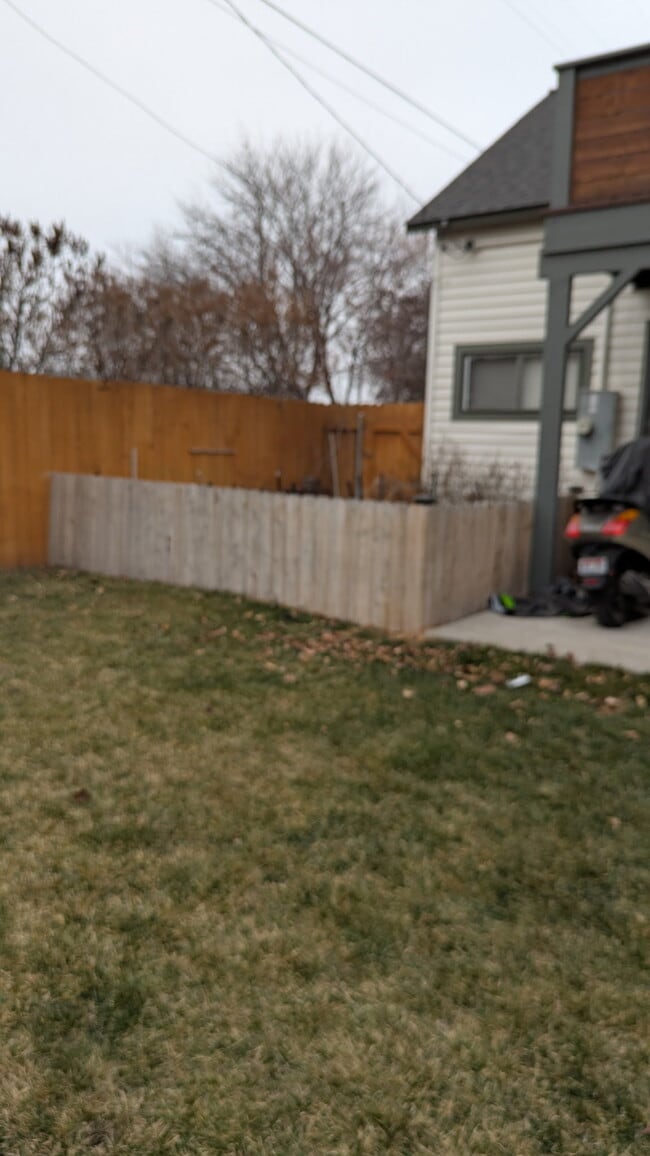 Building Photo - 385 E 2nd S St