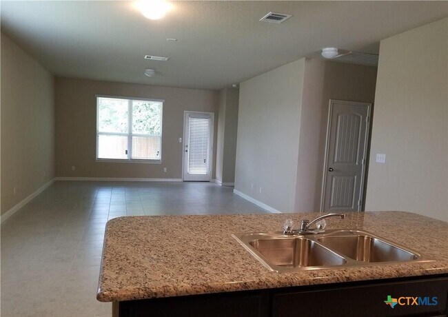 Foto del edificio - 2037 Flintshire Dr
