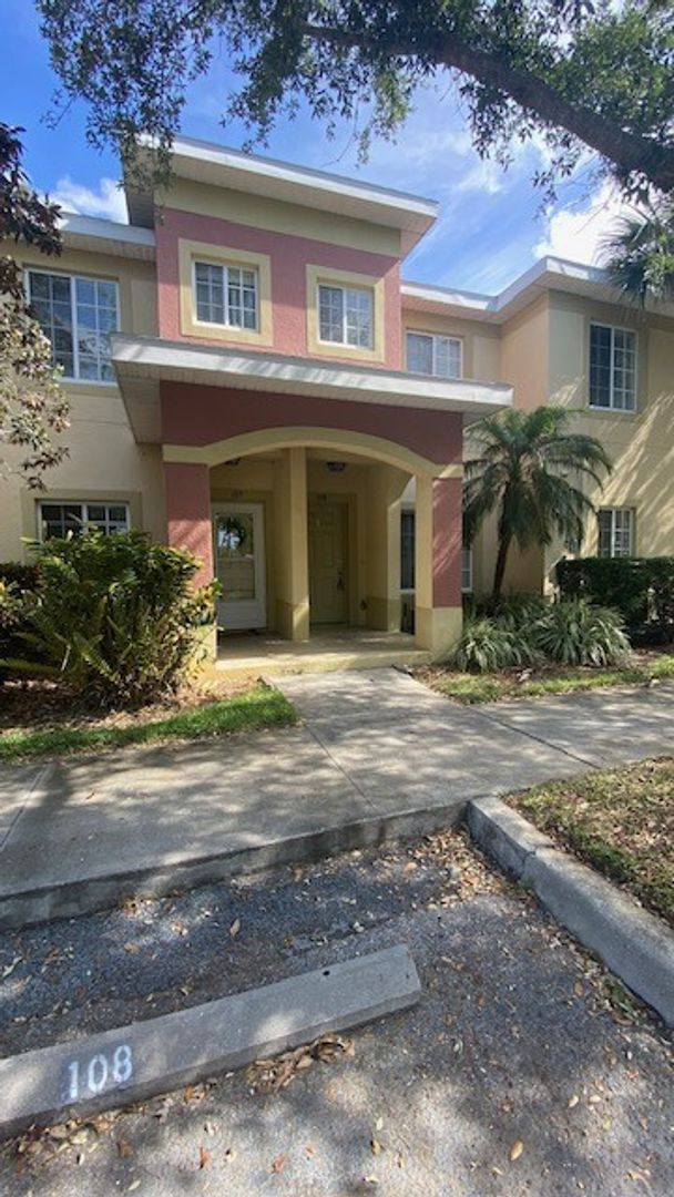 Building Photo - 2-Bedroom, 2.5-Bath in Beautiful Gated Com...