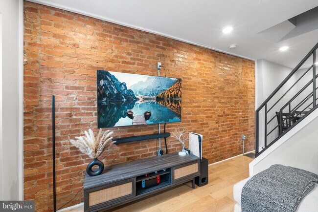 Foto del edificio - 2572 E Auburn St