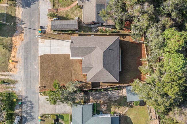 Building Photo - 110 4th St