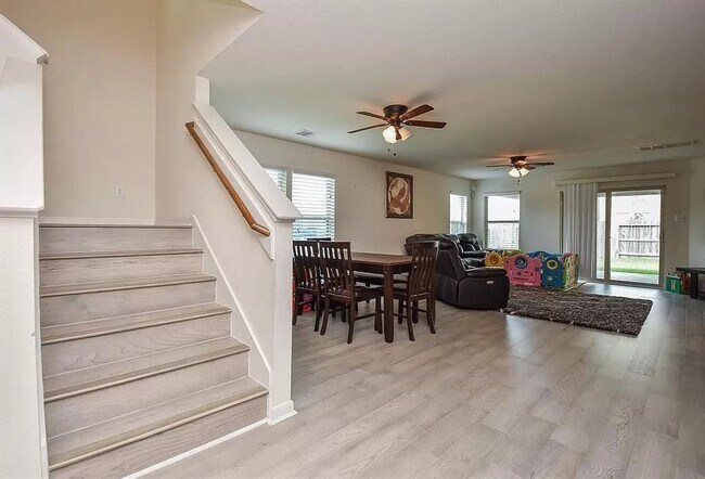 Building Photo - 12446 Skyview Manor Dr